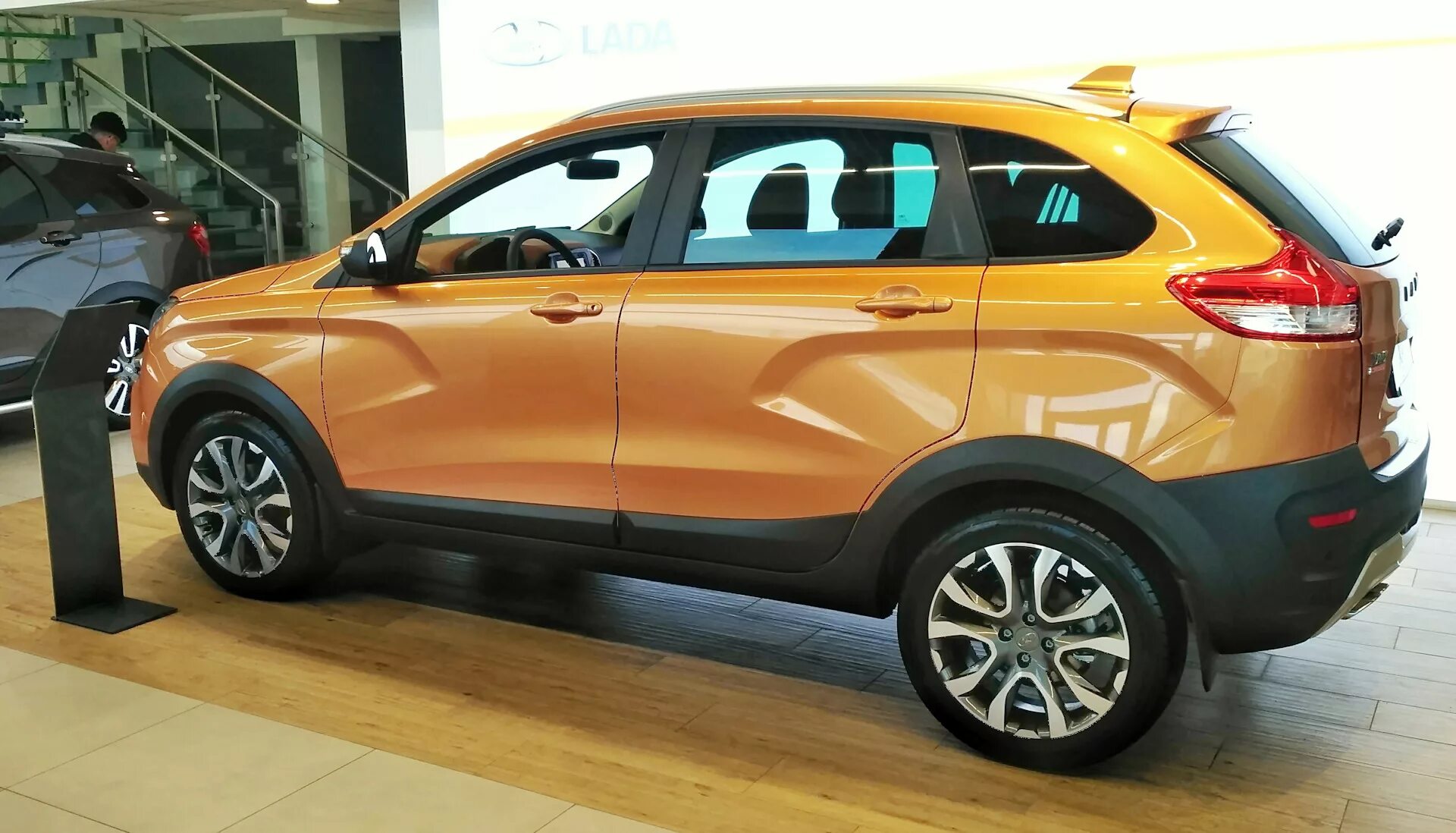 Купить б/у Lada (ВАЗ) XRAY I Cross 1.8 MT (122 л.с.) бензин механика в Екатеринб