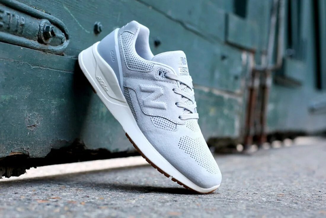 NB 570 REVLITE. НБ 530 шнурки. Шнуровка Нью баланс 530. New Balance 530 на ноге. Как отличить new balance 530