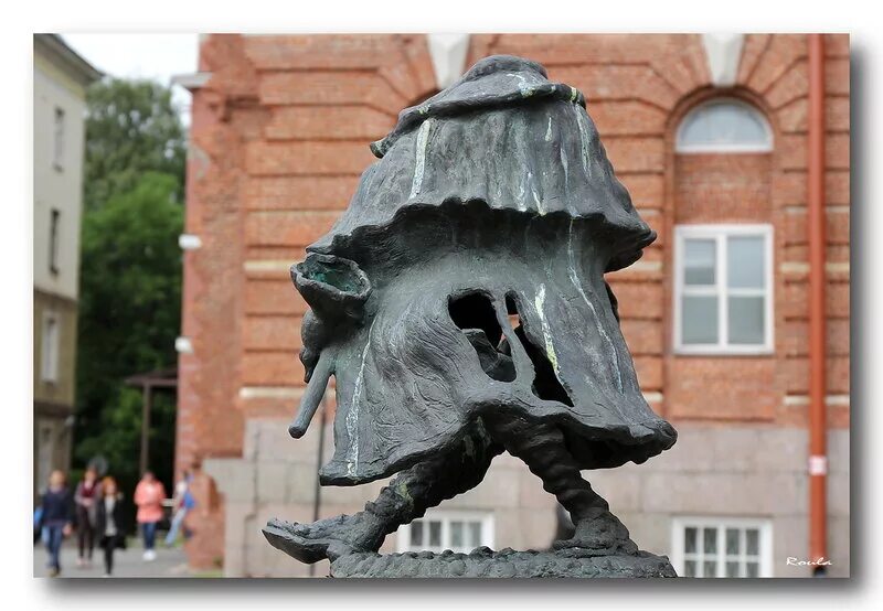 Памятник носу гоголя в санкт-петербурге. Памятник носу гоголя в санкт-петербурге. Нос майора ковалева в санкт-петербурге. Памятник носу гоголя вознесенский проспект. Дворик филфака спбгу в санкт-петербурге.