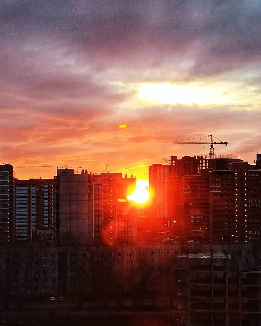 Рассвет красноярск в тайге. Сайт рассвета красноярск. Восход в красноярске. Закат солнца красноярск. Рассвет красноярск.