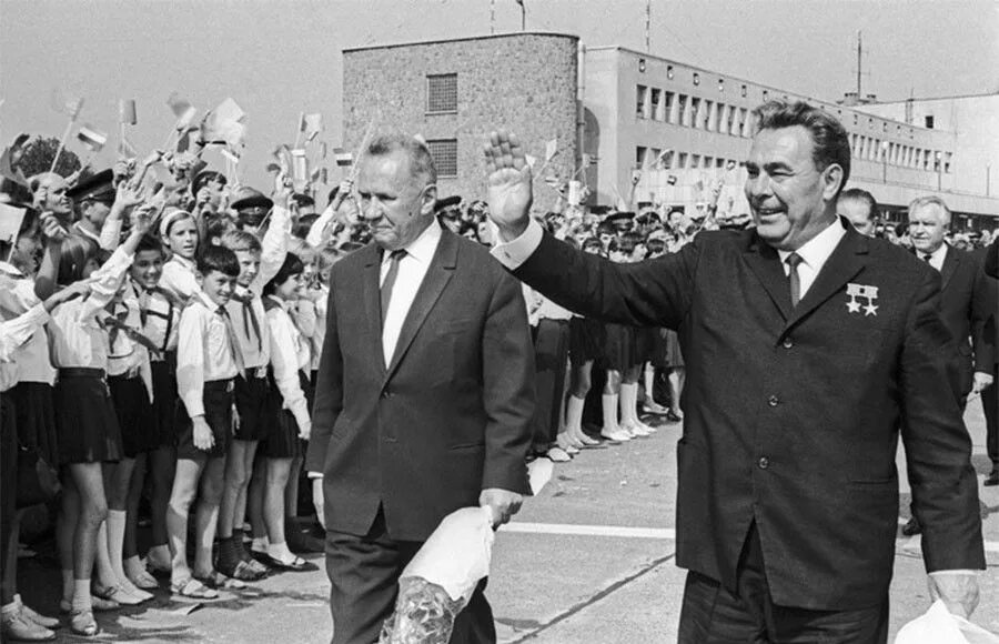 Что было в 1964 году. Брежнев 1967. брежнев 1964. брежнев 1 секретарь цк молдавии.