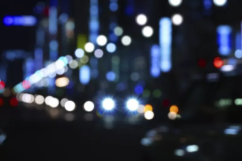 Линия в темноте. Освещение автомагистрали. Ночная улица длинная. Welcome to night city. Полоски над фарами ночью.