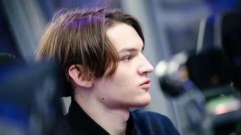 Mira киберспортсмен