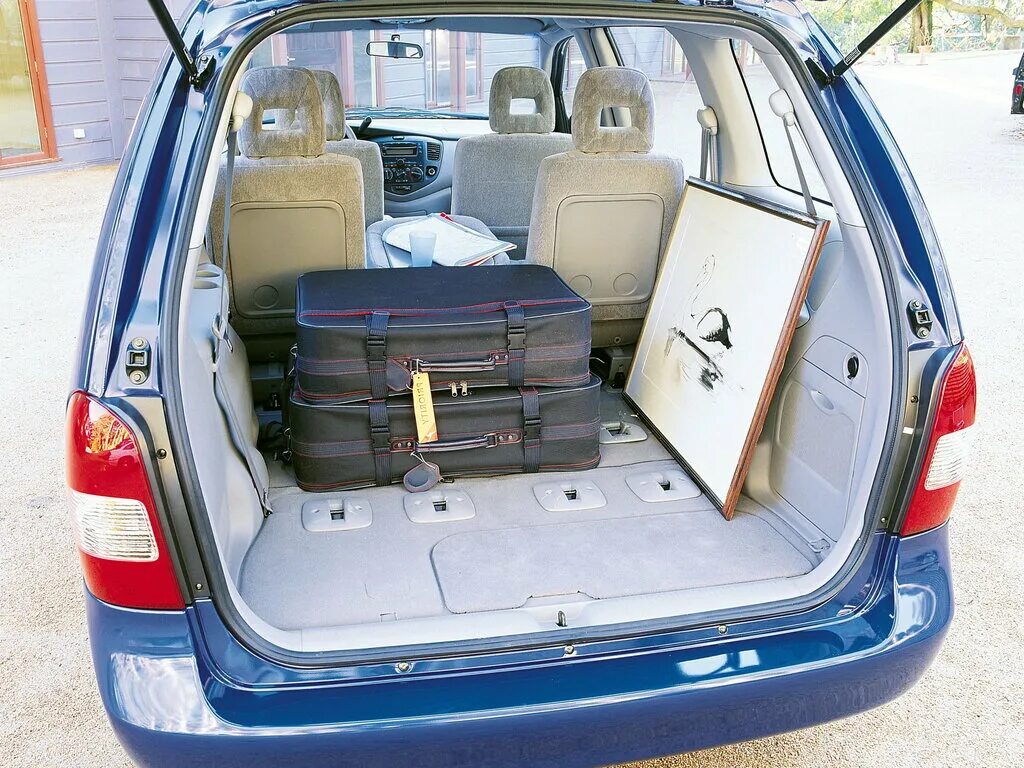Мазда мпв размеры. Мазда мпв 2001 багажник. багажник мазда mpv 2002. багажник на мазда мпв 2 поколения. mazda mpv 1999.