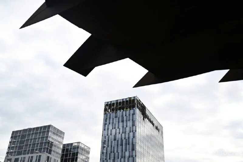 Летающие дроны. Дрон в здании. Квартира в пятиэтажке. Краснодар бпла 30 мая. Украинские дроны в москве.