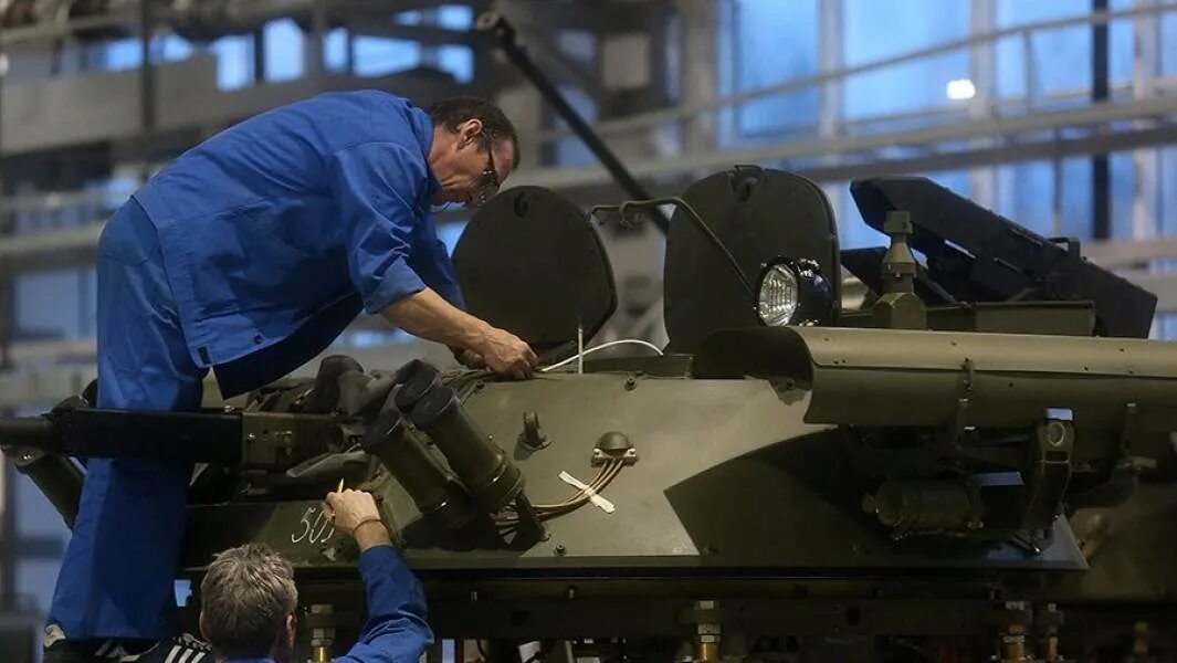 Ао "163 бтрз". Панцирь кбп тула. Т-72 увз. Танковый завод. Урал вагоностроительный завод танки.