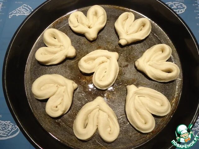 Как сделать сердечки из дрожжевого теста. Как сделать сердечки из дрожжевого теста. Как сделать сердечки из дрожжевого теста. Как сделать сердечки из дрожжевого теста. Булочки сердечки с сахаром.