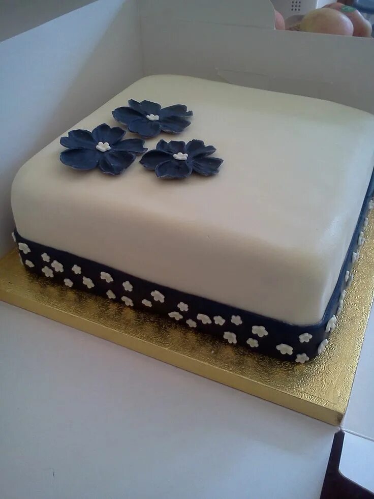 weddinggallery5 Square cake design, Square cakes, Square wedding cakes
