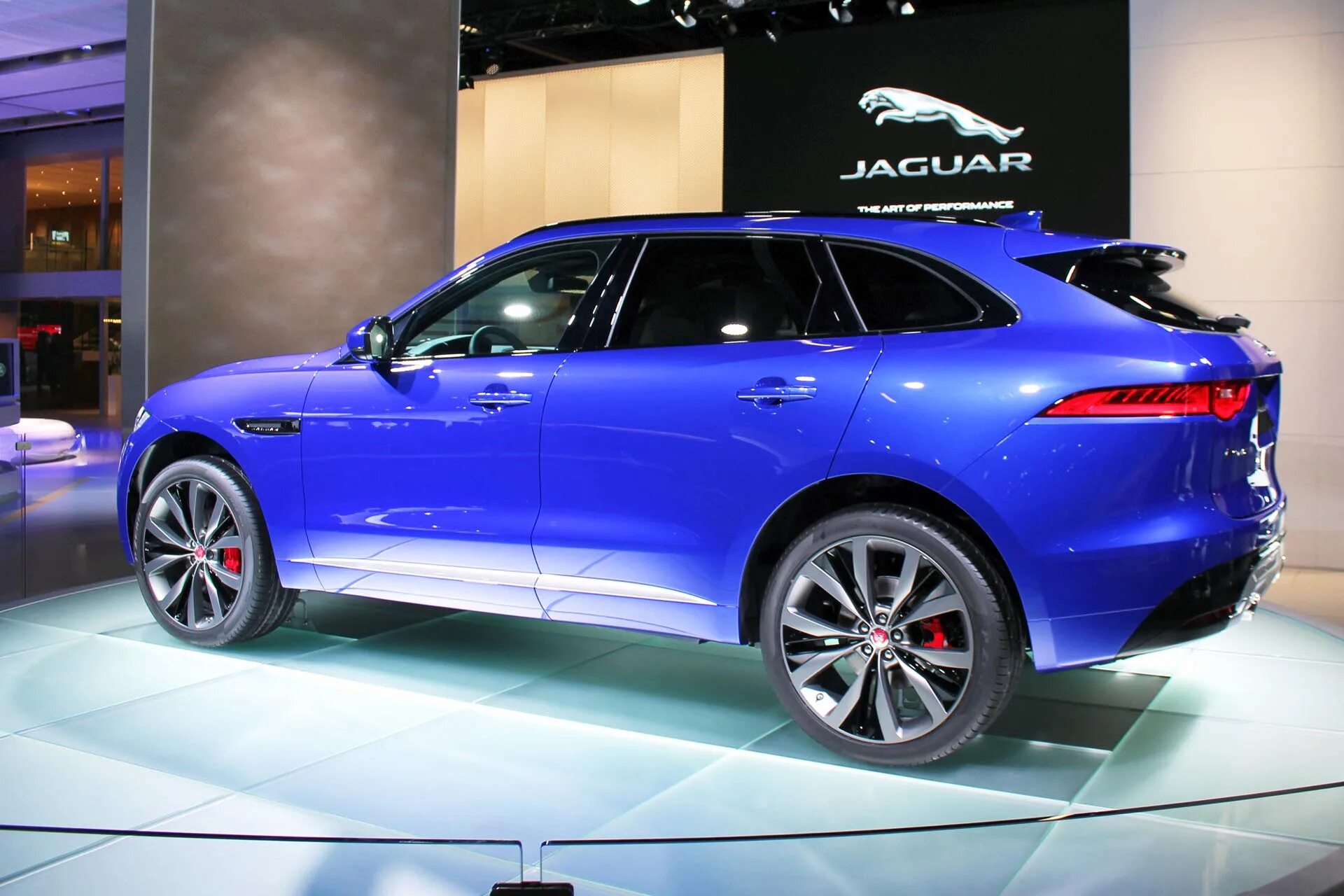 F pace 2016. Jaguar f-pace 2016. ягуар а пейс 2016. jaguar внедорожник f pace 20010. jaguar f pace vs.