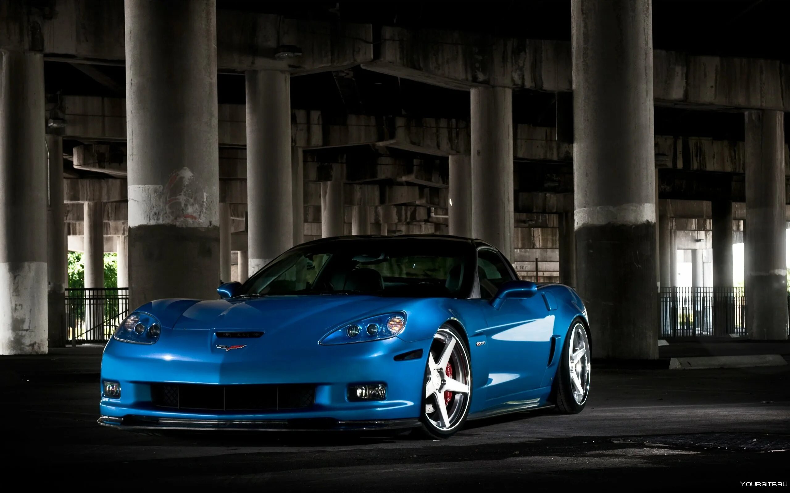Черная голубая машина. Chevrolet Corvette c6. Chevrolet Corvette c6 zr1. Машина Chevrolet Corvette Blue. Chevrolet Corvette c6 zr1 Blue.