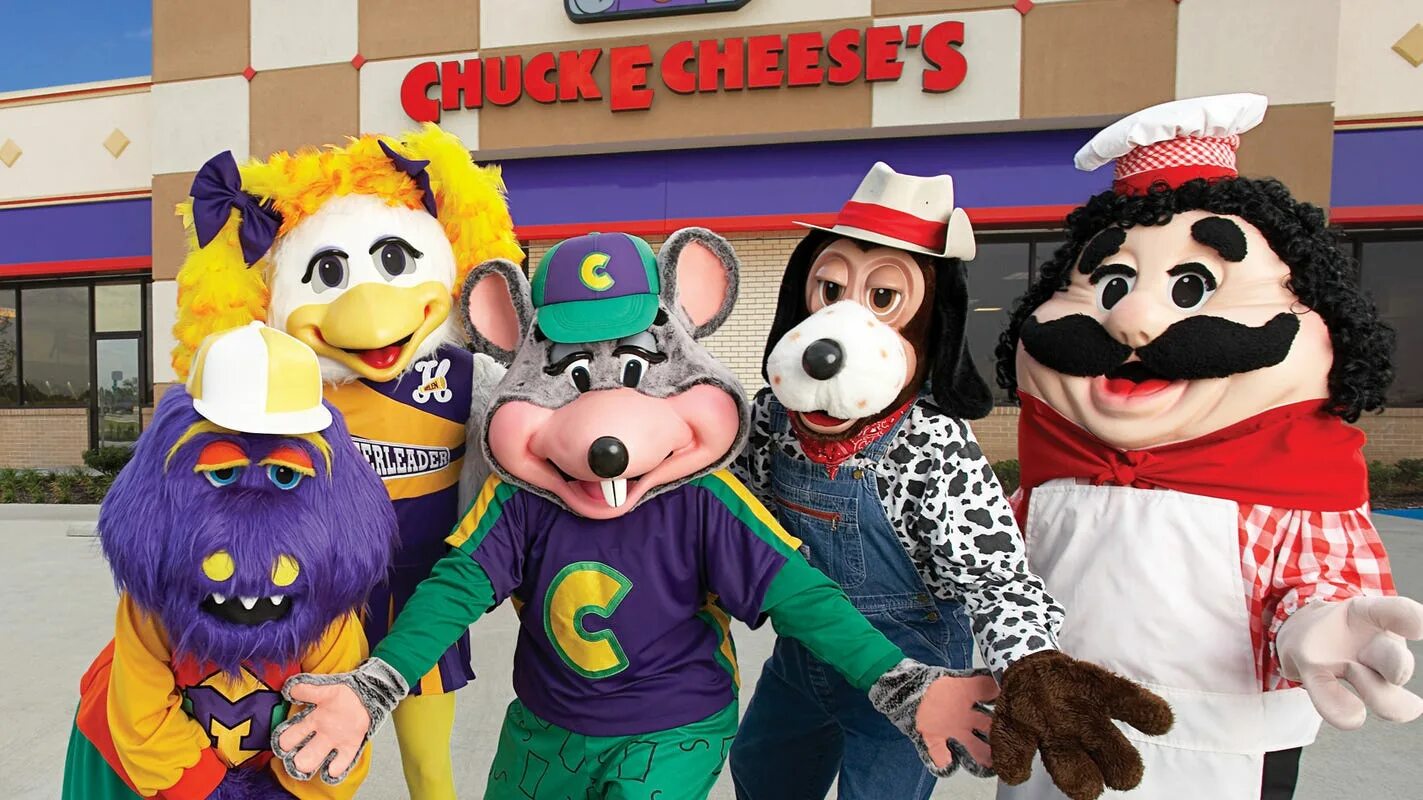 Чак аниматроник. Чакин чиз. пиццерия чаки чиз. чакин чиз 2025. chuck e cheese 2025.