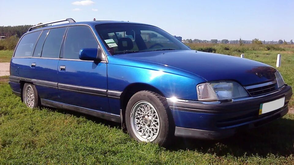 Opel Omega a Caravan. Opel Omega универсал. Opel Omega 1992 универсал. Opel Omega Caravan 1990. Куплю опель омега бу