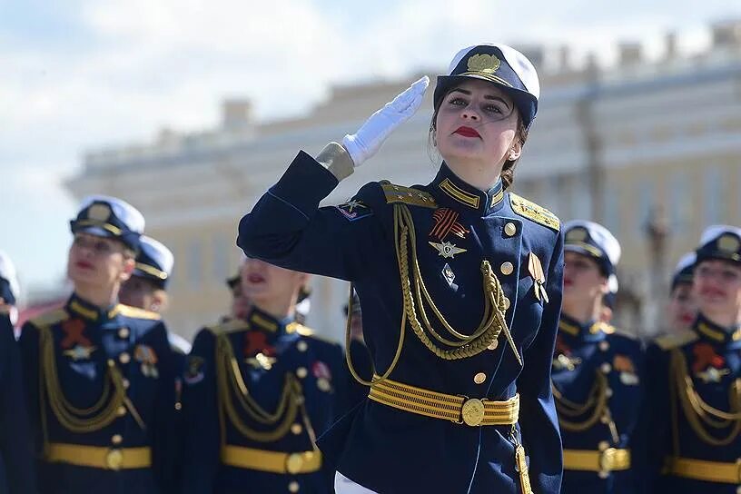 Военные праздники 2024 года. Парад Победы на Дворцовой. Парад МЧС на Дворцовой площади. Парад на Дворцовой в Санкт-Петербурге. Парад на Дворцовой площади 2008.