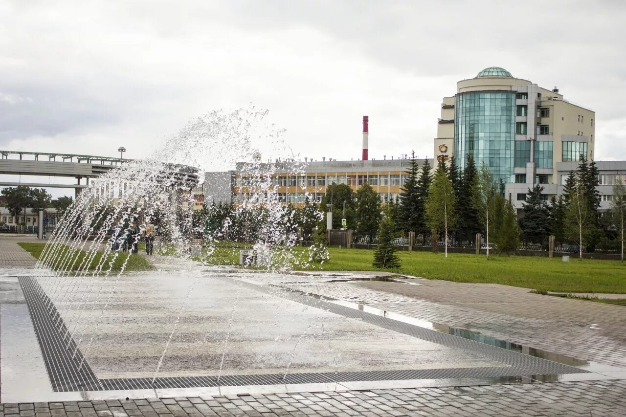 Бажова верхняя пышма. Парк УГМК В верхней Пышме. Верхняя Пышма фонтан. Парк УГМК В верхней Пышме ДОСПРОМЕЧАТЕЛЬНОСТЬ. Парк УГМК В верхней Пышме лето.