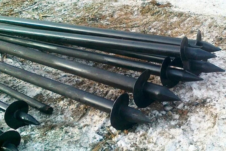 Винтовые сваи 57. Винтовые сваи 57 мм. Винтовая свая свс-57. Винтовые сваи 57 мм забор. Свая свс 57/1500.