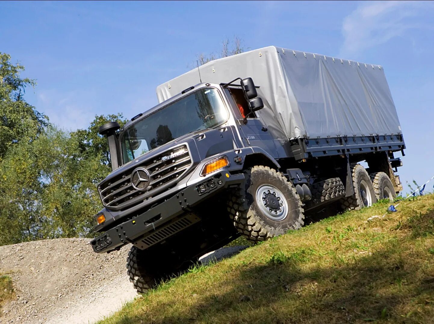 Грузовики 1 8. Mercedes-Benz Zetros. Mercedes-Benz Zetros 2733. Mercedes Zetros 6x6. Мерседес Zetros 6х6.