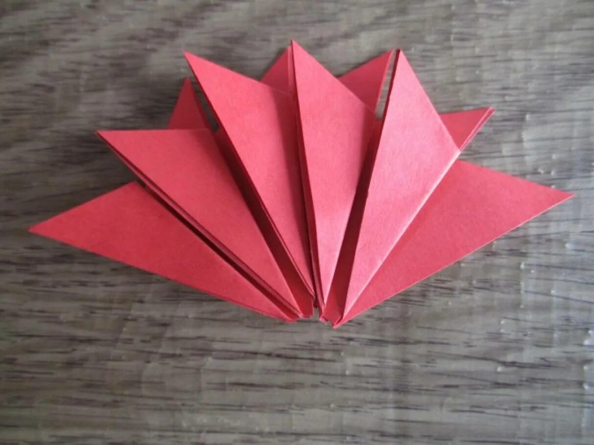 Гвоздики оригами. Гвоздику оригами. Гвоздика оригами открытка. Модульное оригами гвоздики. Гвоздика 1 класс