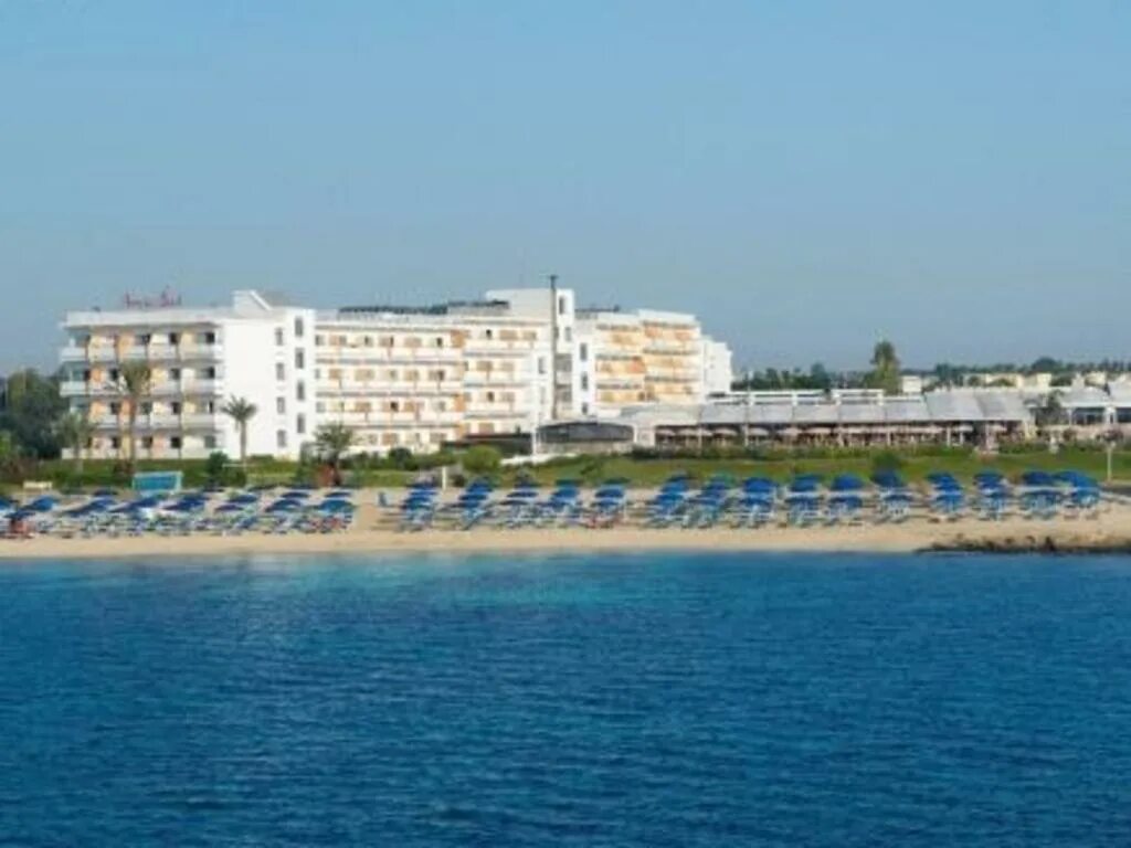 Астериас бич кипр айя напа. Asterias beach. Кипр отели. Makronissos beach кипр отели. Asterias beach.