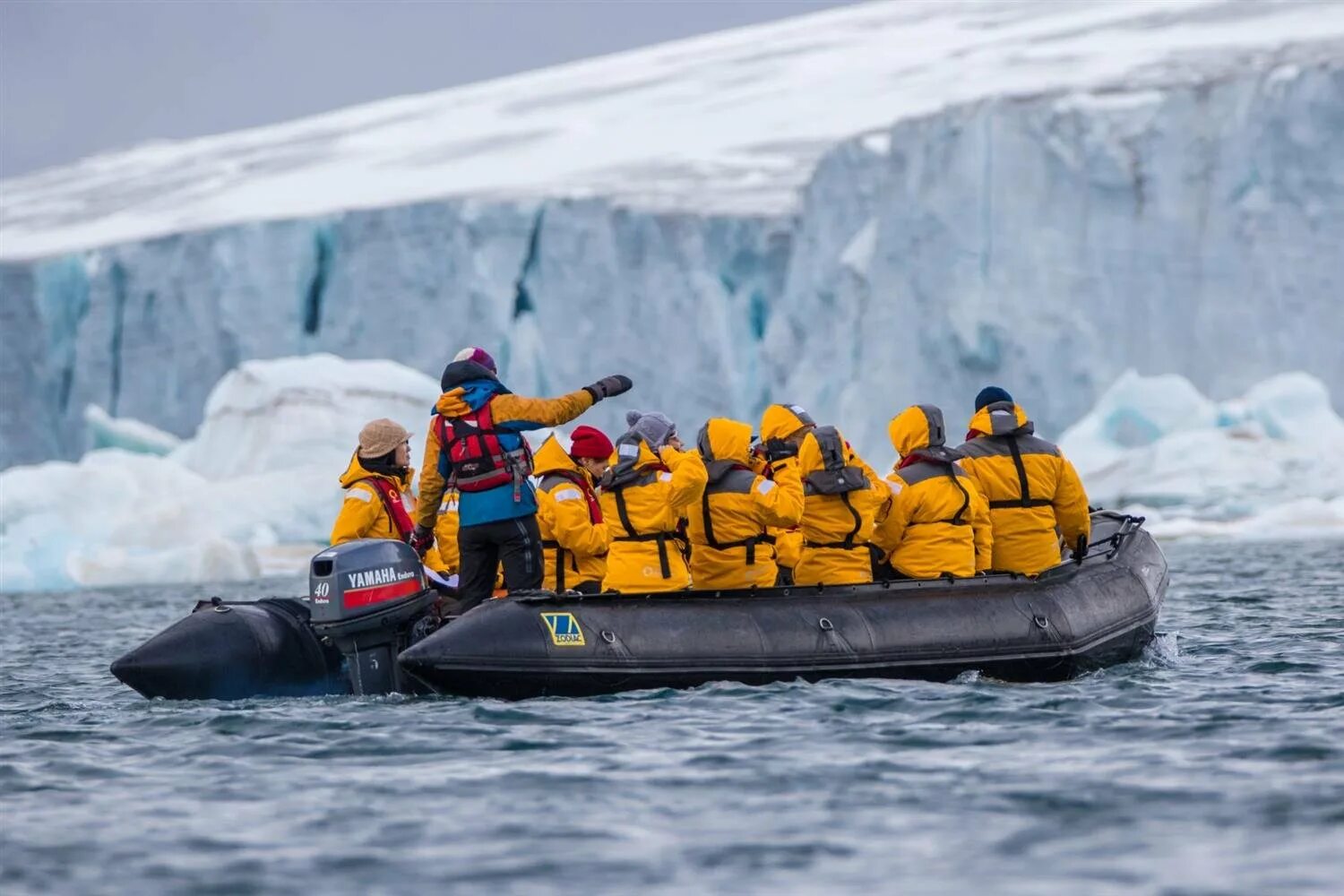 Экспедиция Мурманск Северный Ледовитый океан. Туризм в Арктике. Экспедиция в Арктику. Туристы в Арктике.
