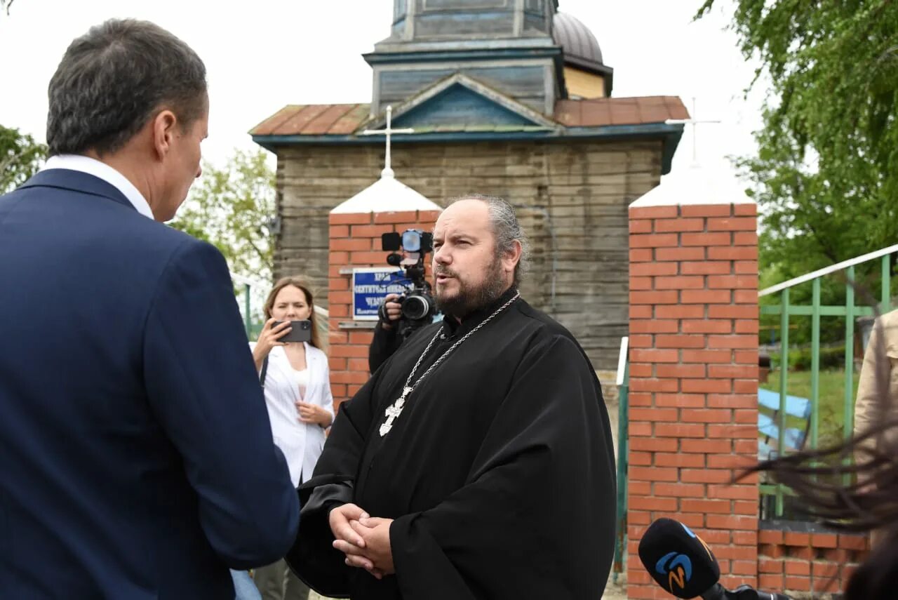 Новости никольского белгородской. Глава села Никольское Белгородского. Знаменитые люди с.Коньшино Губкинский район. Губернатор Губкина.