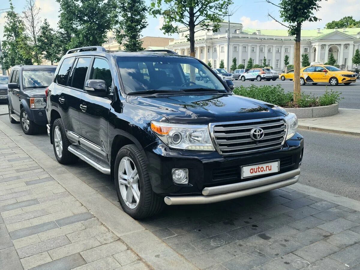Крузак 200 песочного цвета. Land cruiser 200 2013 серебристый. Toyota land cruiser 2010. Ленд крузер 200 в москве дизель. Ленд крузер 200 2014.
