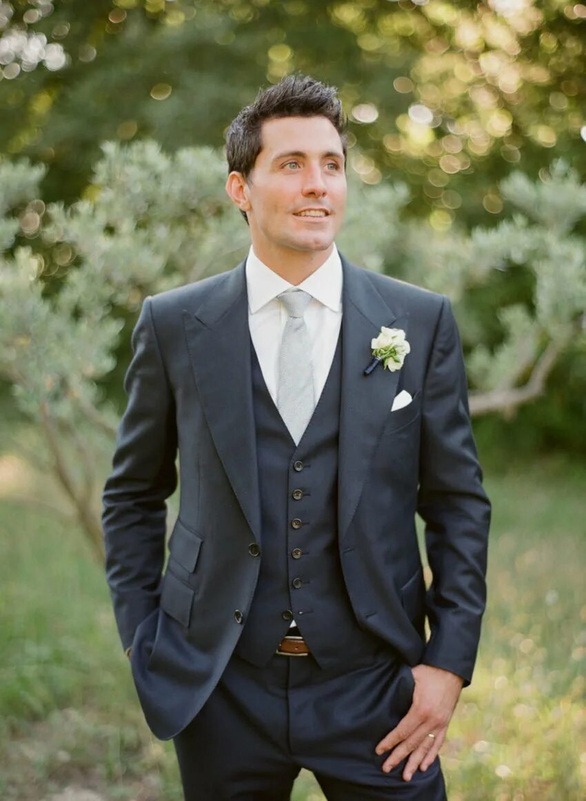 Костюм жениха. Костюм жениха. Свадебный костюм. Наряд жениха на свадьбу. Костюмы друзей жениха.