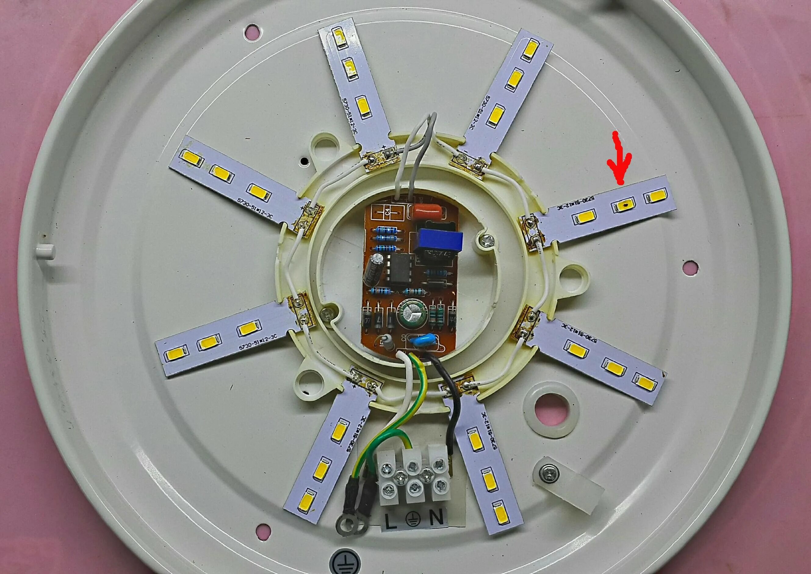 Почему не включается подсветка. Светодиодный модуль 2b5cx2 MK-2402. Светодиодный модуль 4000 к lumfer. Отремонтировать светодиодную лампу 220 вольт. Светодиодные лампы в светильники потолочные 220 вольт.
