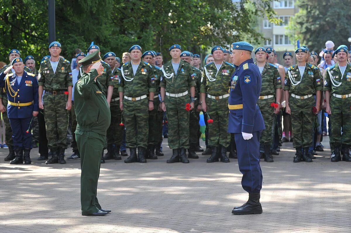 331 пдп кострома вдв. Юрий житкевич лейтенант. 331 полк вдв кострома командир полка. Командир 331 полка вдв кострома. Сухарев сергей владимирович вдв кострома.