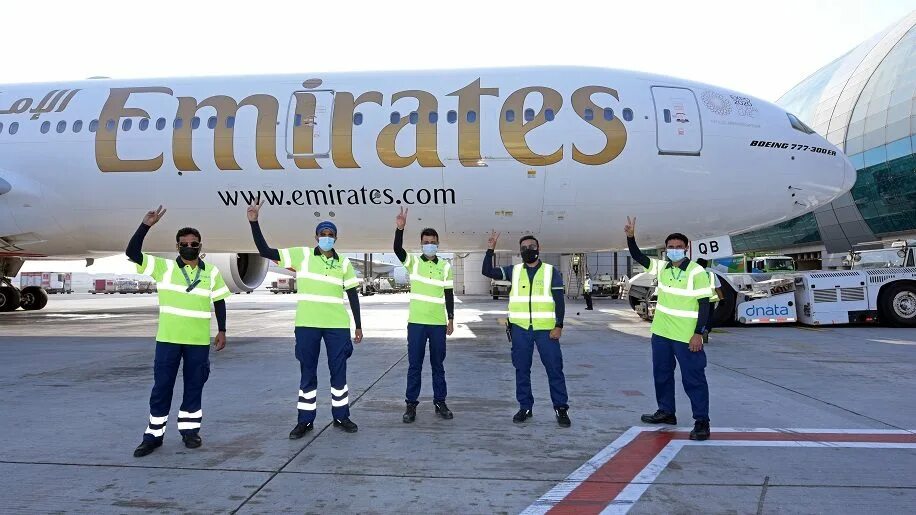 Эмиратес самолет. A380-842. Самолет эмирейтс а380. Споттинг. Flydubai рейс москва дубай.