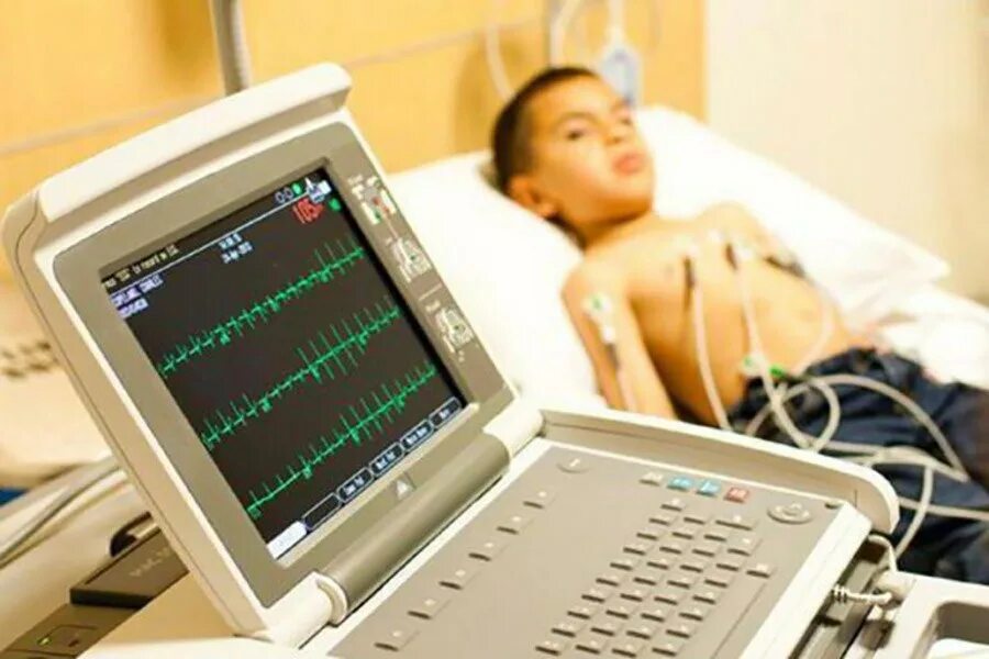 Детский электрокардиограф. Кардиограмма сердца детям. Электрокардиограф для младенца. Как делают экг взрослым