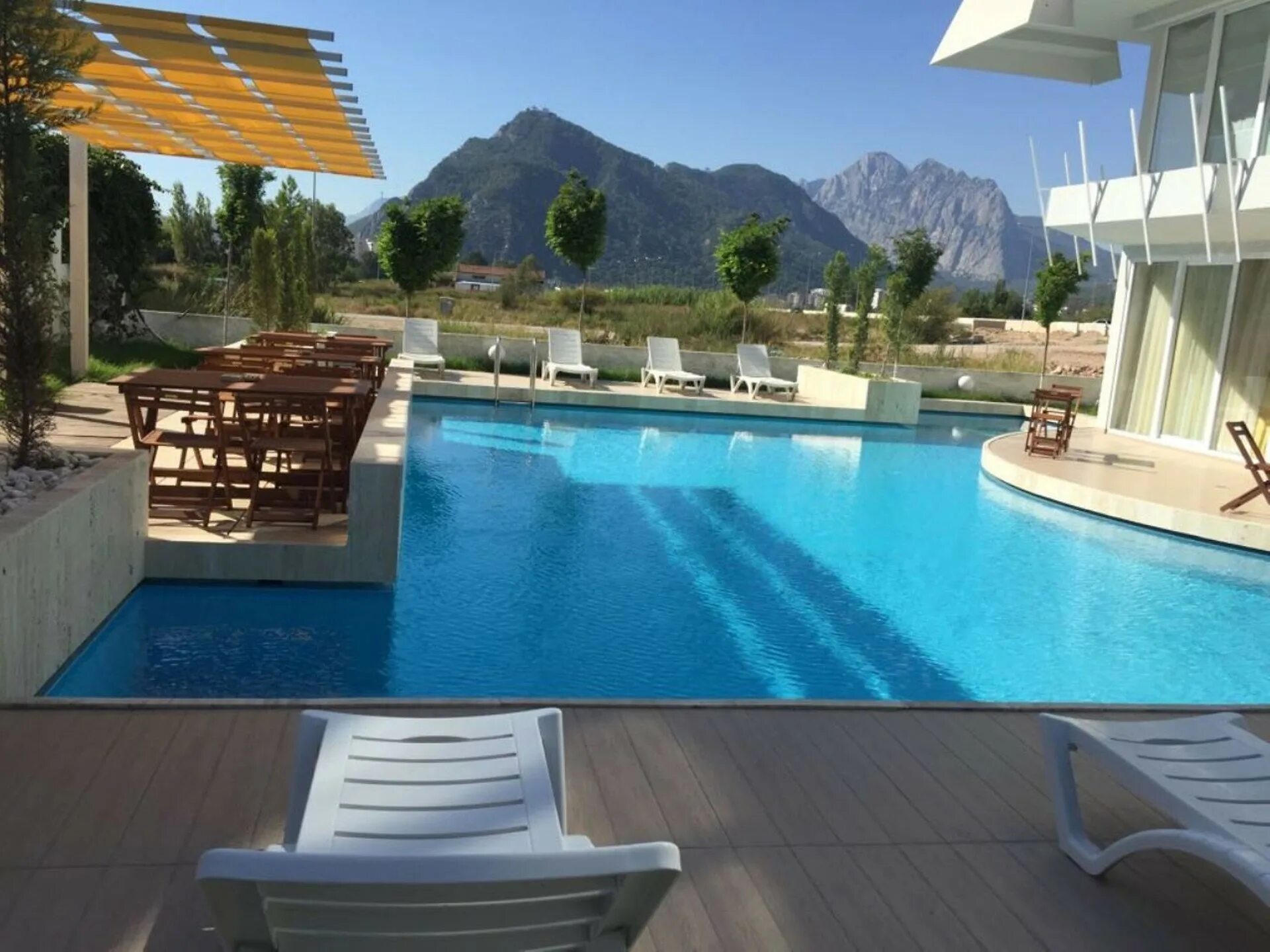 Sok antalya. Дом с бассейном во дворе в Анталии. Sok Анталия. Отель Коньялты Boutique Hotel. Отель в Турции с домиками на воде.