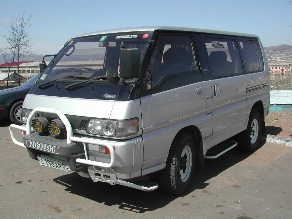 Купить делику левый руль. Mitsubishi Delica 1992. Мицубиси Делика 1992. Мицубиси Делика 1992 года. Мицубиси Делика 97.