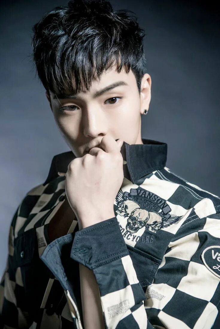 Шон х. Monsta x. son hyun woo monsta x. шону из монста х. монста х участники шону.