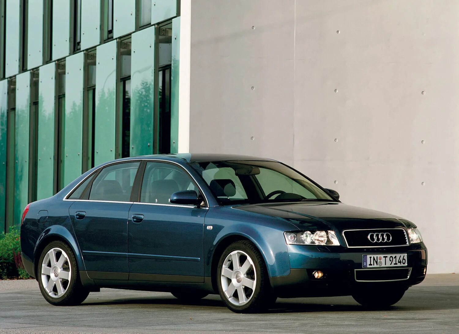 1 a 4 и 2 b 5. Audi a4 2004. Audi s4 b5 silver. Audi rs4 b5. Audi a4 b5 2000.
