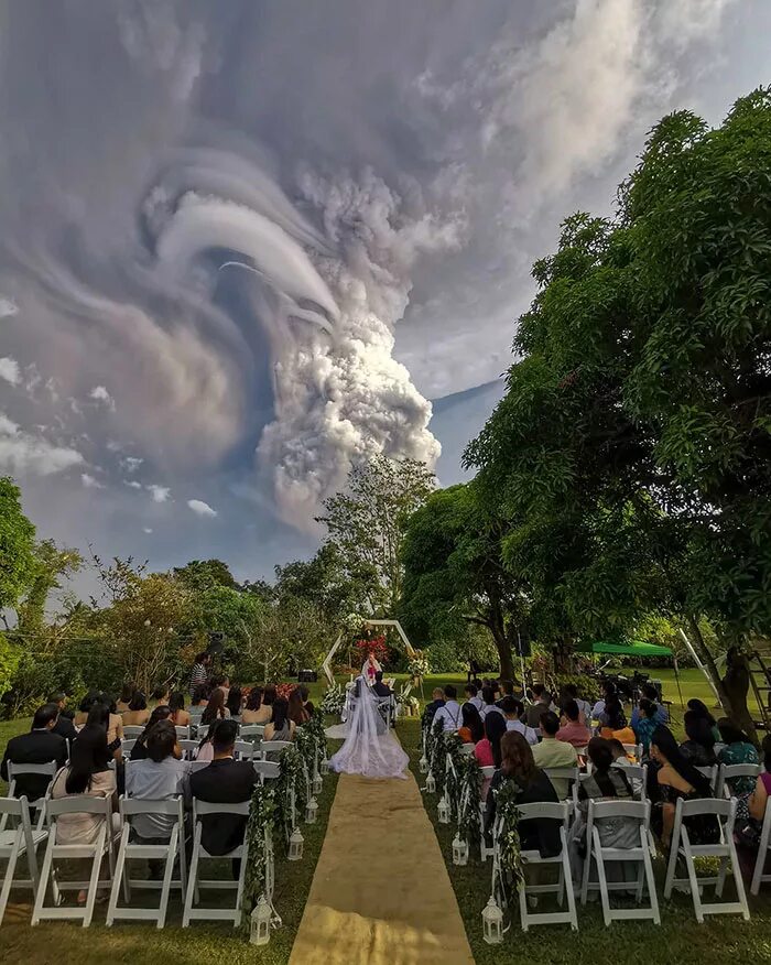 Вулкан Тааль Филиппины извержение. Вулкан Тааль извержение 2020. Извержение вулкана на Филиппинах 2020. Необычные фотографии. Произошло невероятное событие невероятное событие