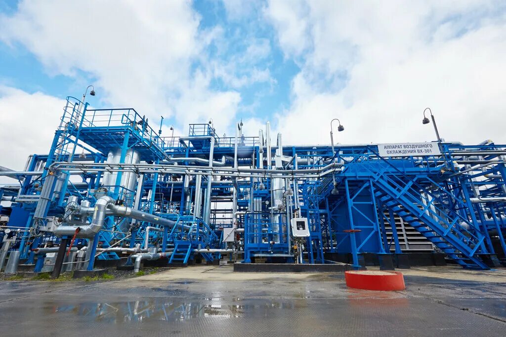 нефтяные компании в нижневартовском. нефтяные компании в нижневартовском. нефтяная вышка самотлор. роснефть нижневартовск месторождение. нижневартовский газоперерабатывающий комплекс.