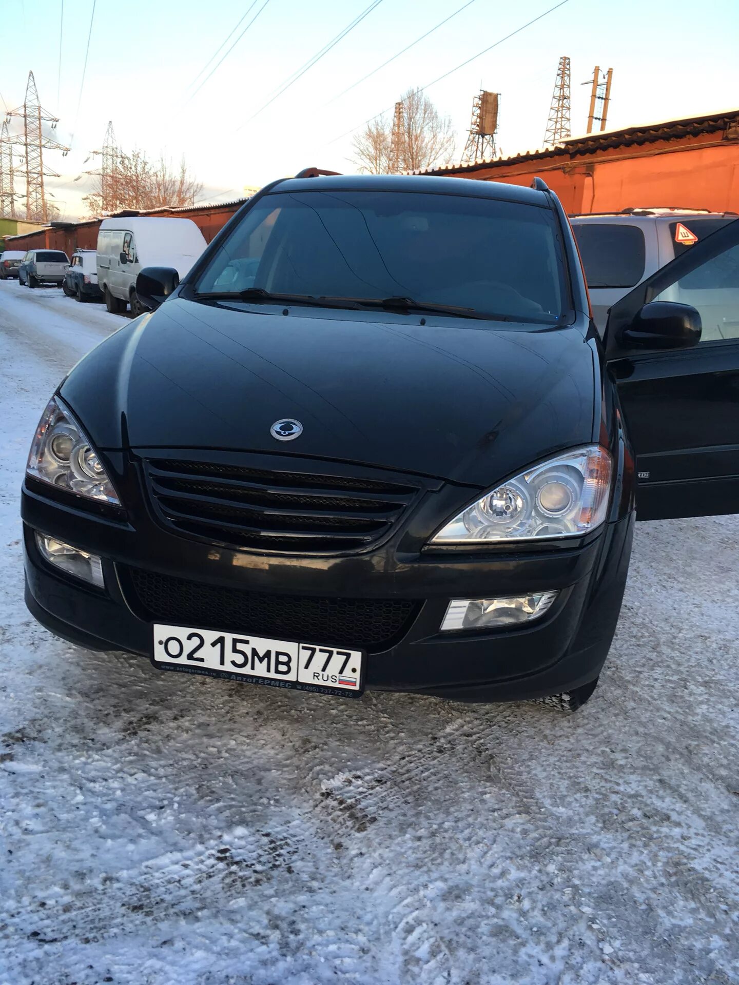 Решетка кайрон. Черная решетка SSANGYONG Kyron. Черная решетка радиатора SSANGYONG Kyron. Решетки для SSANGYONG Kyron. SSANGYONG Kyron 2008 передняя решетка.