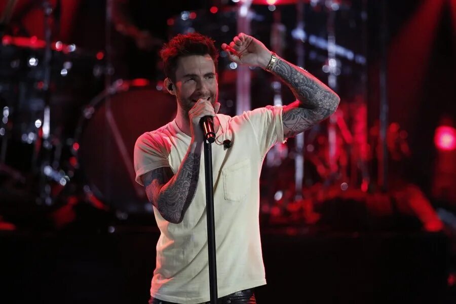 Maroon summer. Адам левайн 2025. maroon 5 2007. марон 5 джеймс.