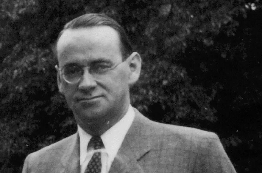 Шиндлер спас евреев. Оскар шиндлер. оскар шиндлер 1908-1974. оскар шиндлер в молодости. оскар шиндлер молодой.
