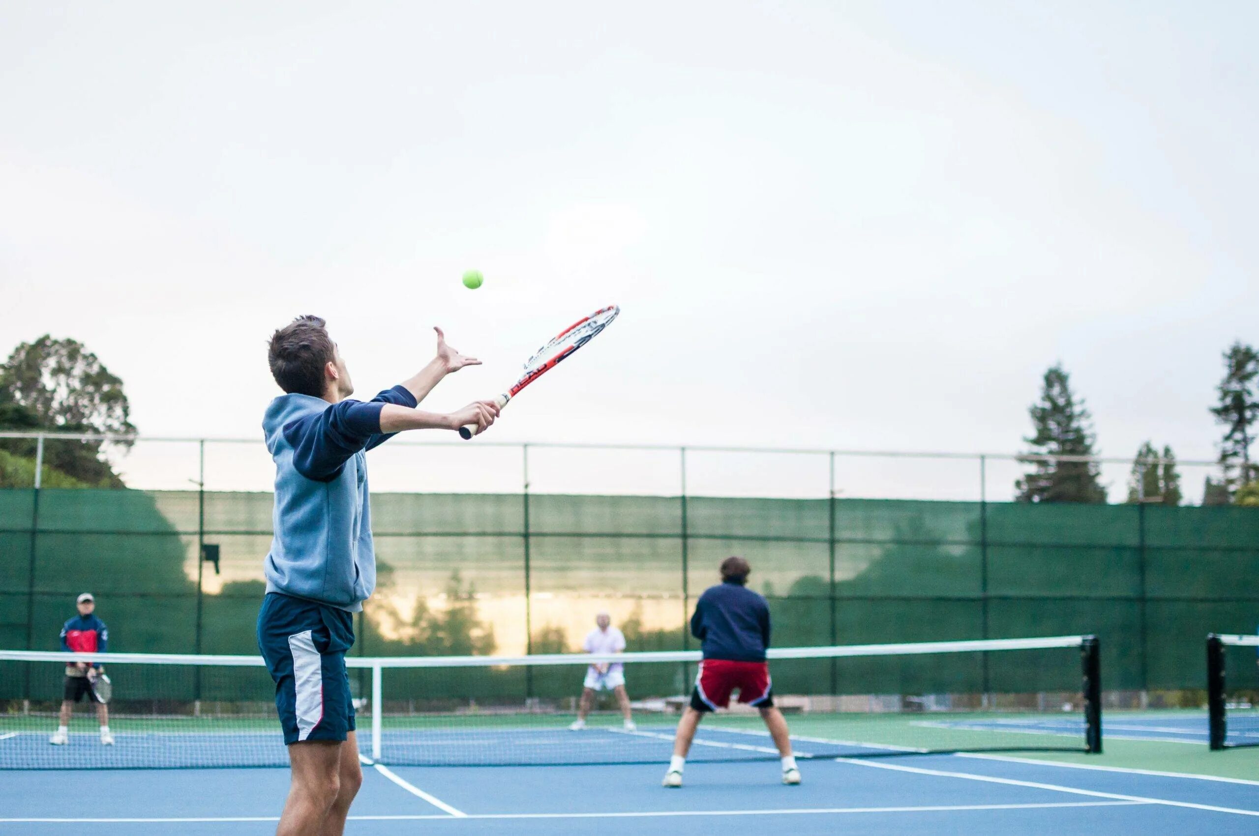 How to play sports. Тренировка Кортовый теннис. Большой теннис. Игра "большой теннис". Профессиональные теннисисты.