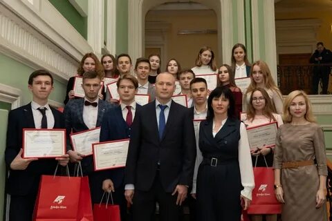 Студент банка