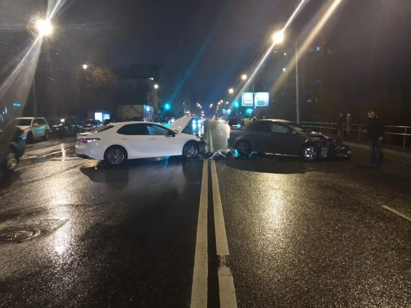Ночью попали в аварии