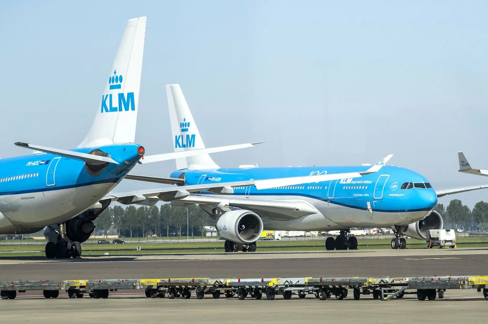 Голландская авиакомпания KLM. KLM авиакомпания самолеты. Самолет КЛМ. Нидерландская KLM. Самолеты можно открыть