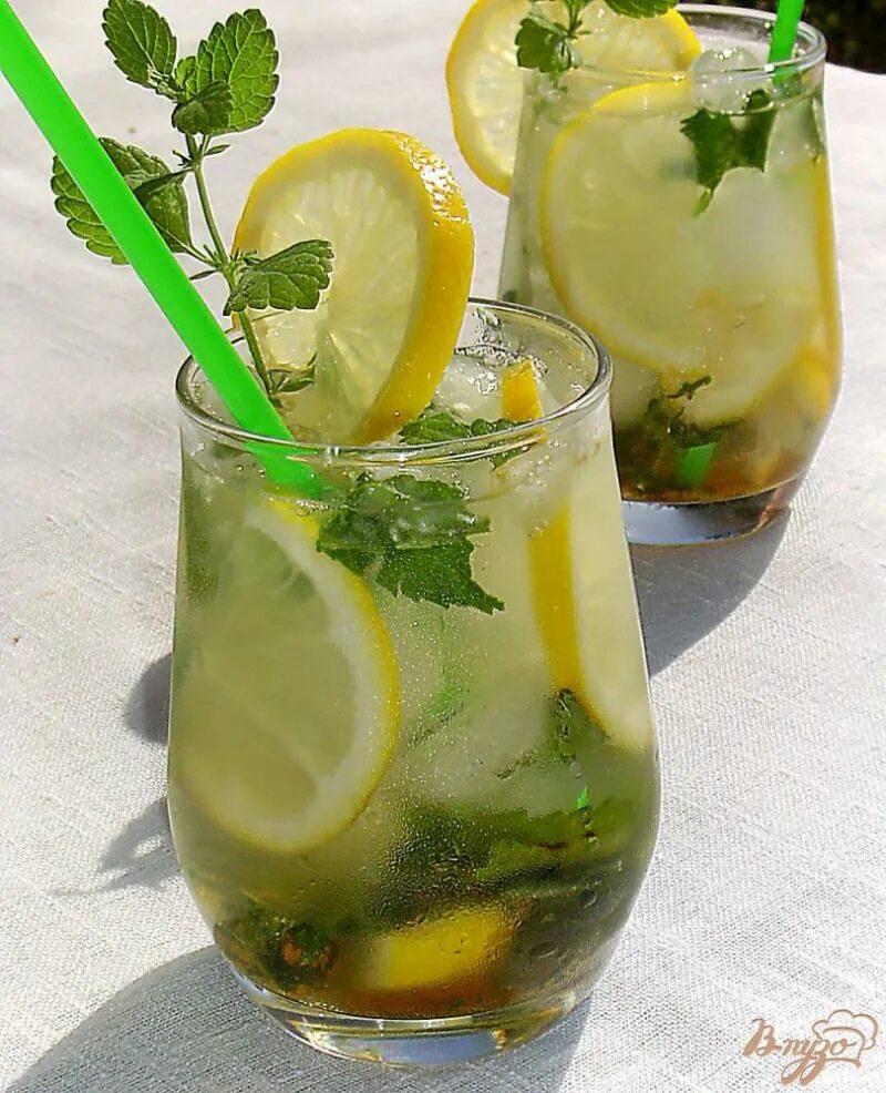 Мохито классический рецепт. Mohito или Mojito. Мохито лимонад безалкогольный. Лимонад Мохито лайм. Огуречный Мохито безалкогольный.