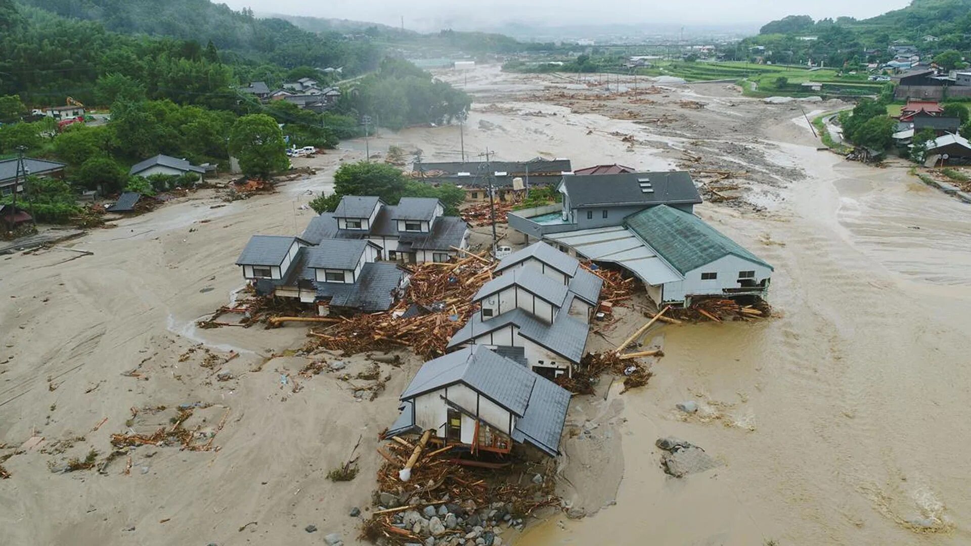 Flood natural disaster. Стихийные бедствия оползни. Стихийные бедствия наводнение. Катастрофические наводнения. Катастрофическое затопление.