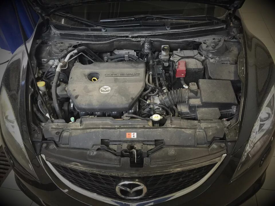 Mazda 6 GH подкапотка. Мазда 6 GH 1.8 мойка двигателя. Мазда 6 2008 под капотом. Мазда 3 1.6 под капотом. Mazda gh двигатель