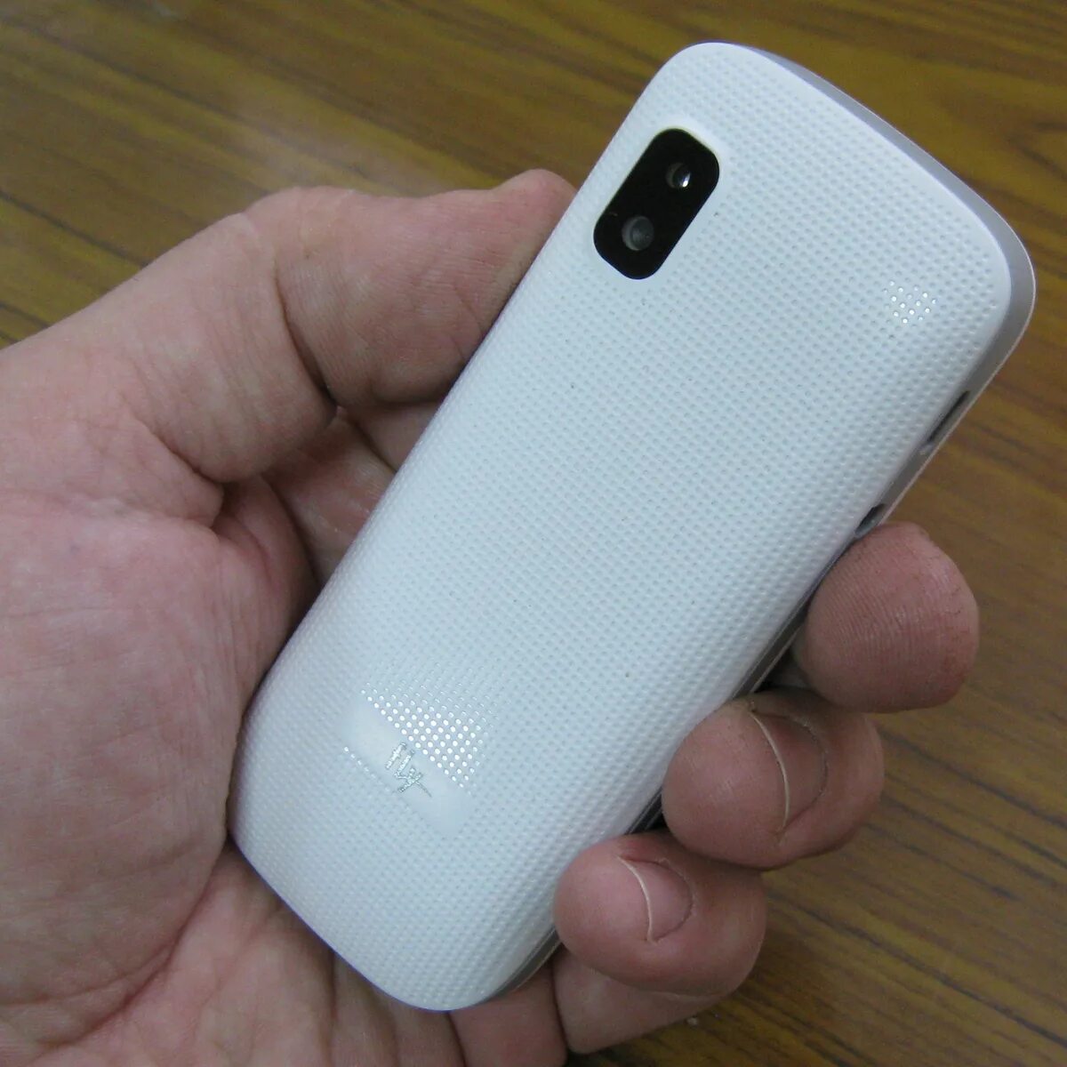 Fly iq235. Fly обзор. флай фс 451. Fly tornado slim реклама. Fly 6 android.