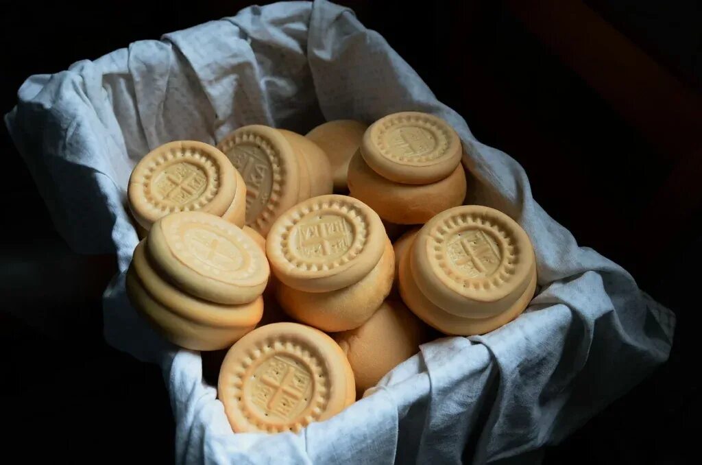 Благовещенская просфора. Антидор. Антидор, артос. Агничная просфора. Просфора католическая.