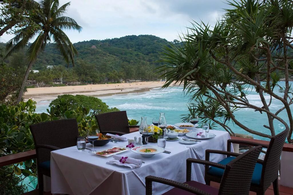 Mom tri's villa royale 5 таиланд пхукет пляж. Mom tri's villa royale. Пхукет мом трис. Мом трис вилла пхукет. Ресторан на дереве тайланд пхукет.