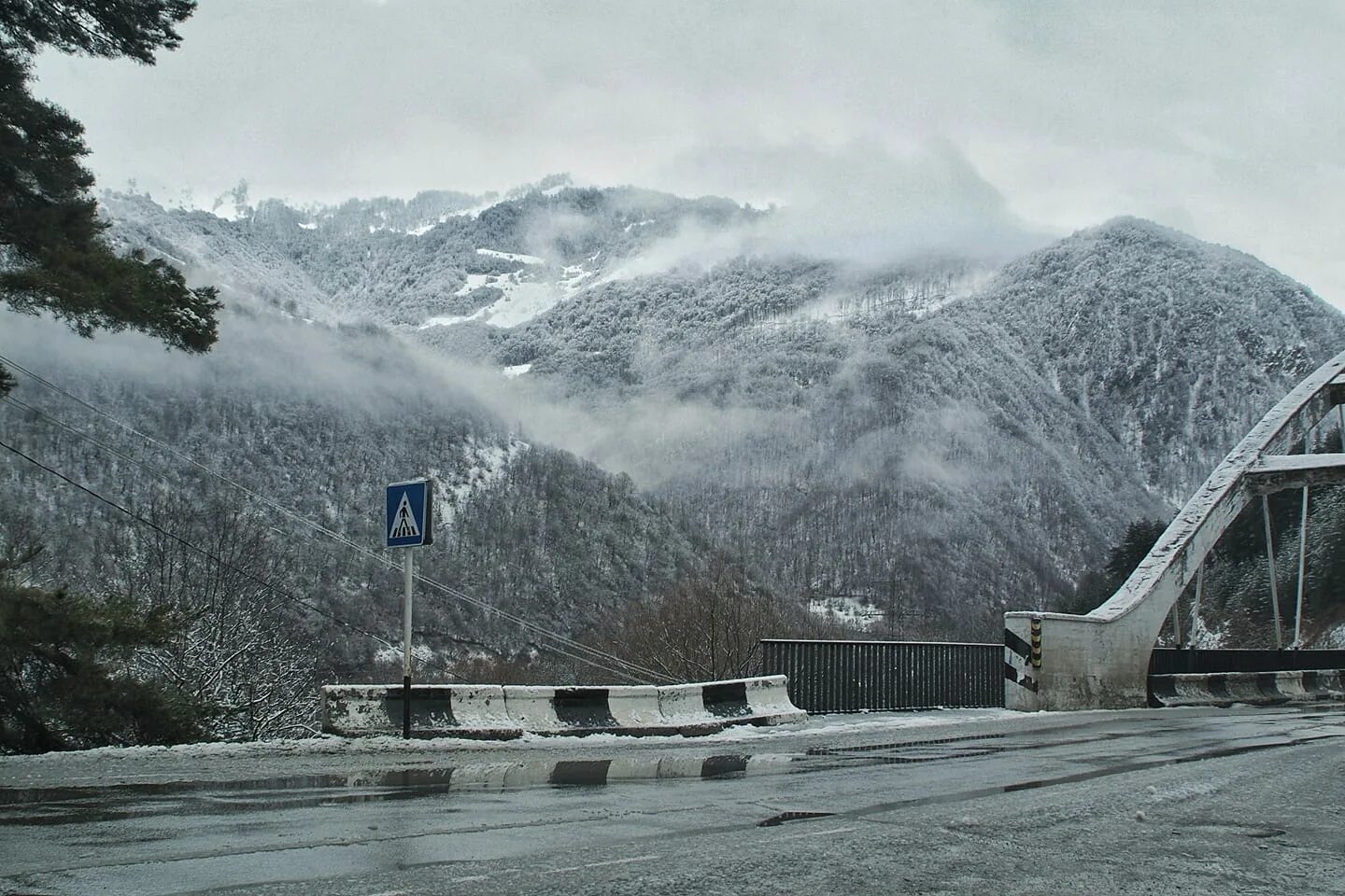 Погода в грузии на 10 дней. Рача Грузия зимой. Снег в Грузии. Грузия в феврале. Непогода в Грузии.